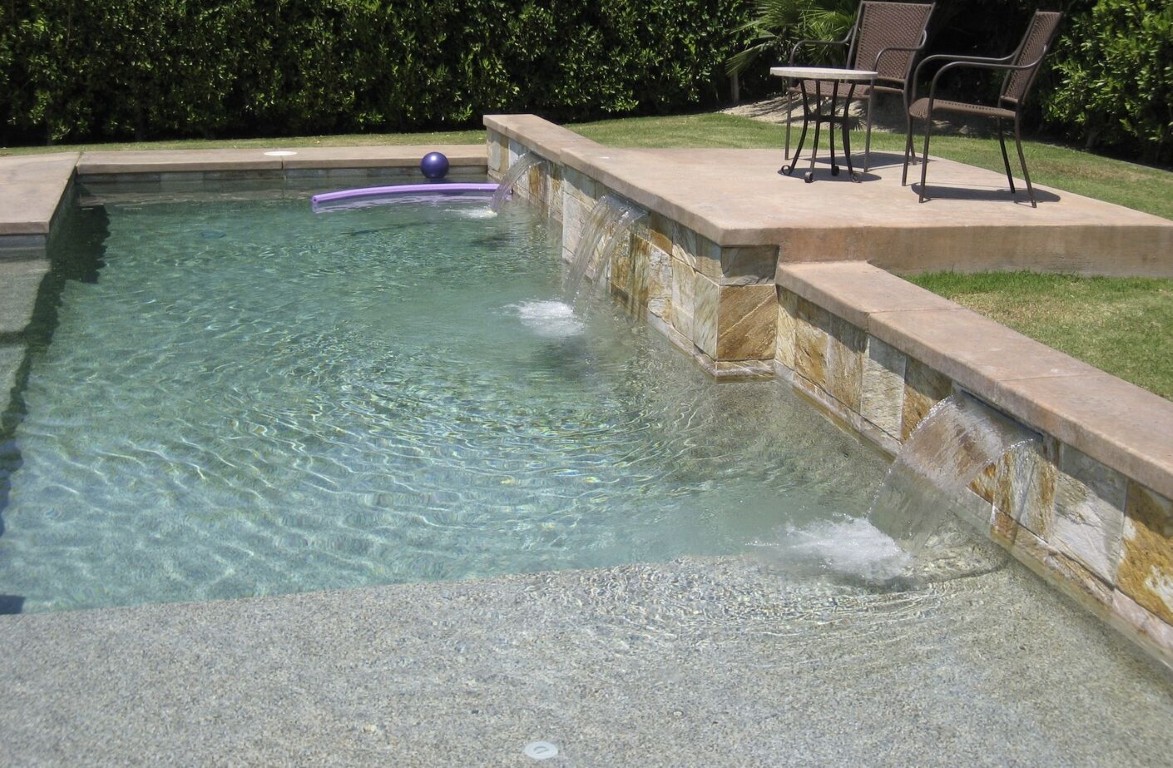 Pool Tile Cleaning & Calcium/Scale Removal in Diamond Bar, CA